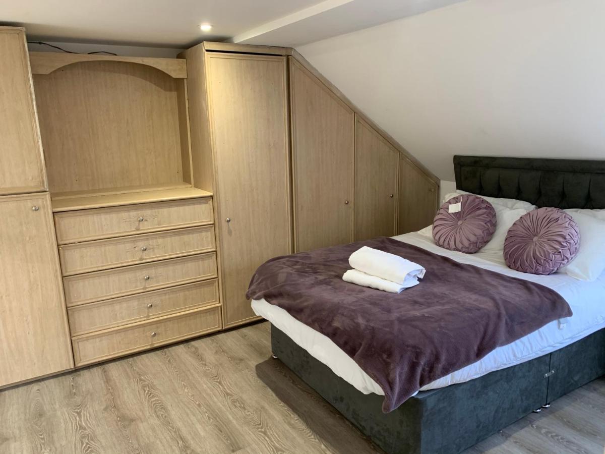 Beautiful All Room En-Suite 4 Bedrooms House , Free Parking, Wifi, Corporate, Contractors, Family Relocation, Contact Us For Long Term Rate Ilford Kültér fotó