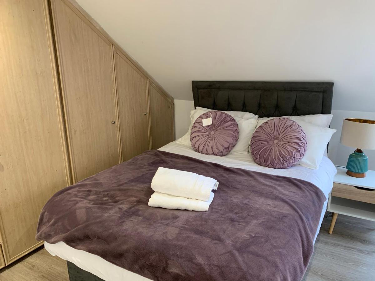 Beautiful All Room En-Suite 4 Bedrooms House , Free Parking, Wifi, Corporate, Contractors, Family Relocation, Contact Us For Long Term Rate Ilford Kültér fotó